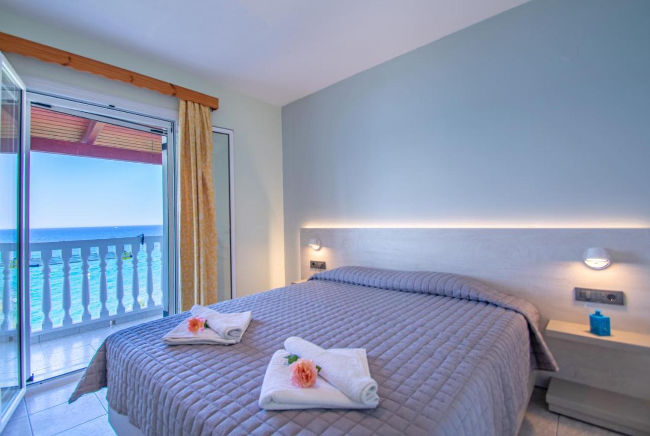 Baywatch Apartments On The Beach By "Elite" أمودي المظهر الخارجي الصورة